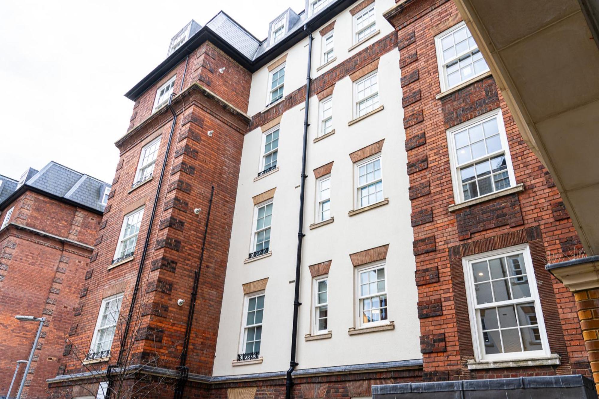 Modern 2-Bedroom, 2-Bathroom Apartment In West Kensington London Eksteriør billede