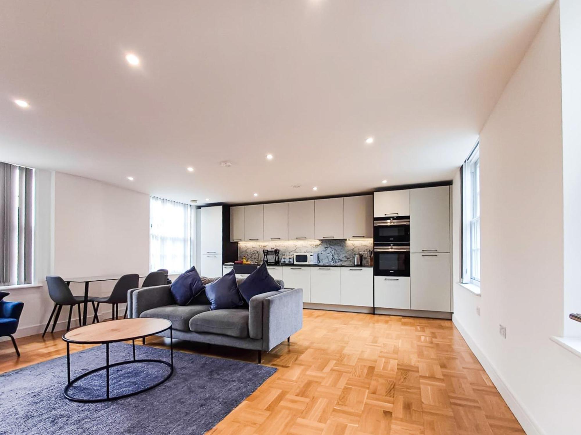 Modern 2-Bedroom, 2-Bathroom Apartment In West Kensington London Eksteriør billede