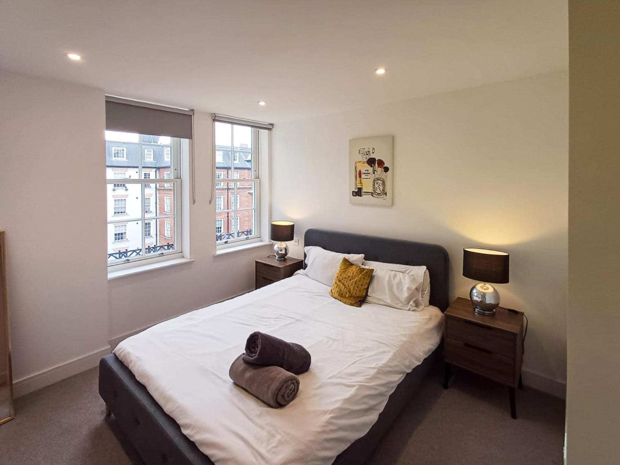 Modern 2-Bedroom, 2-Bathroom Apartment In West Kensington London Eksteriør billede
